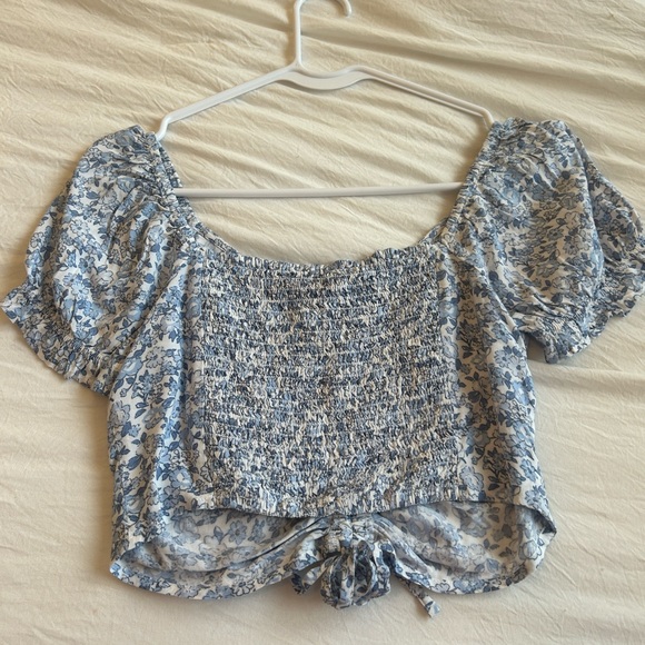 Blue and white floral top - Picture 2 of 3